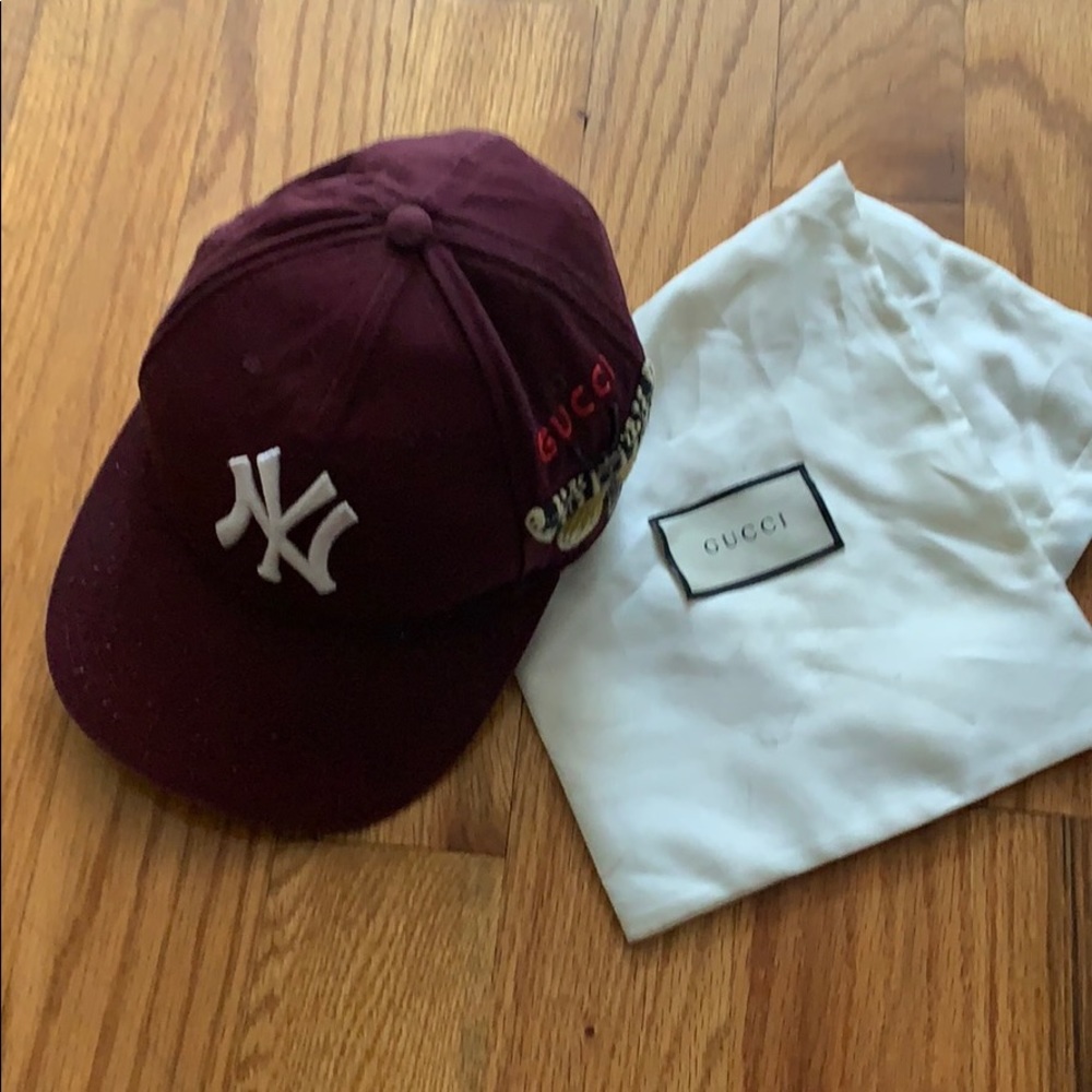 Burgundy Gucci x Yankee collar cap